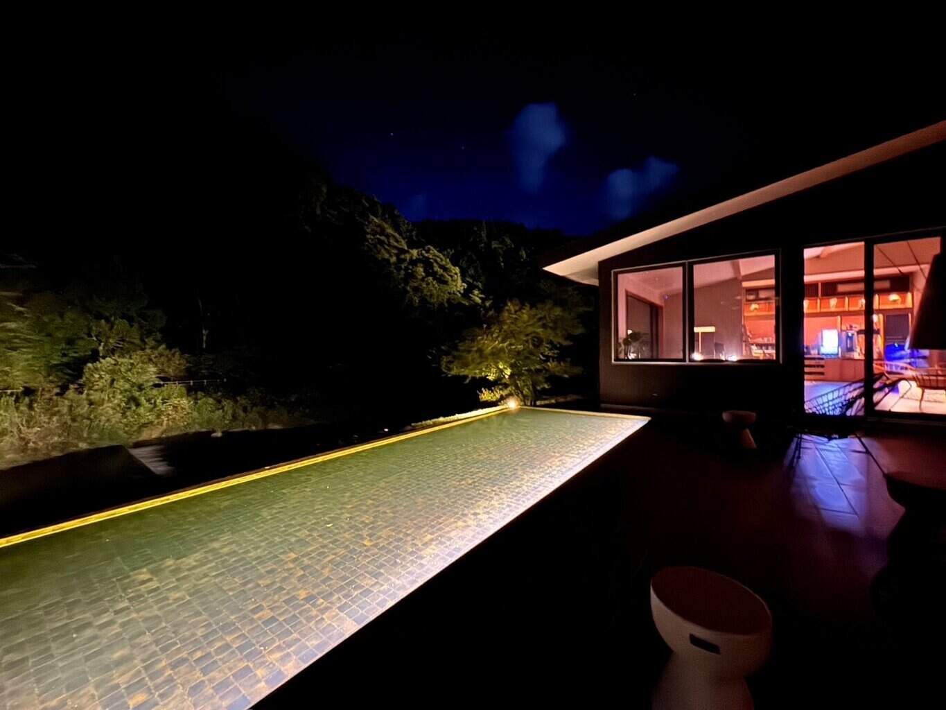 楓音/屋外プール